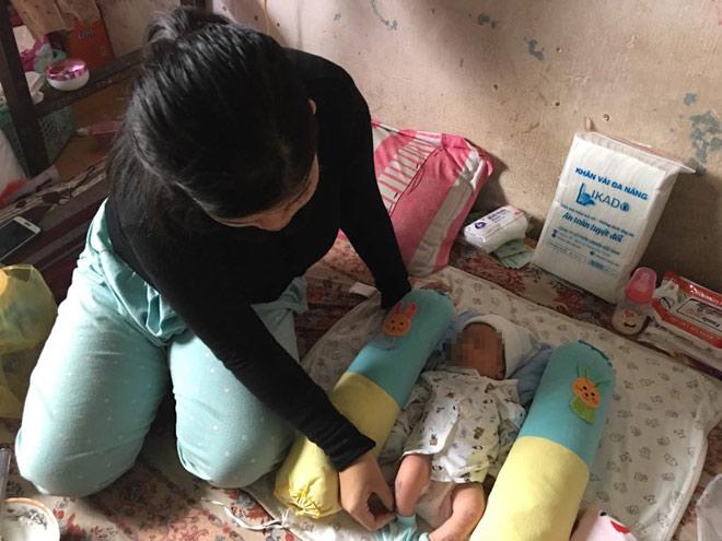 Xót lòng với cảnh bé gái 14 tuổi chăm con sau khi bị xâm hại - 1