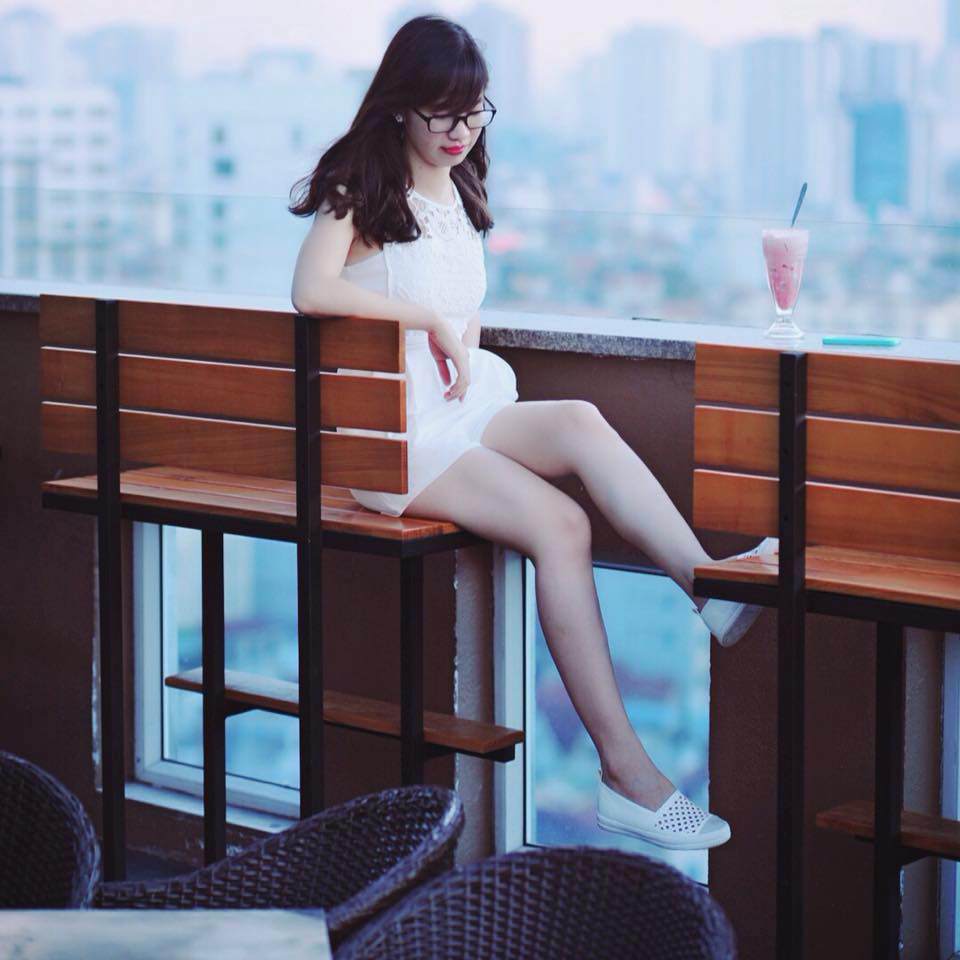 Để amp;#34;đẹp mặt chồngamp;#34;, cô vợ trẻ khoe loạt mâm cơm cuối tuần linh đình như tiệc - 1