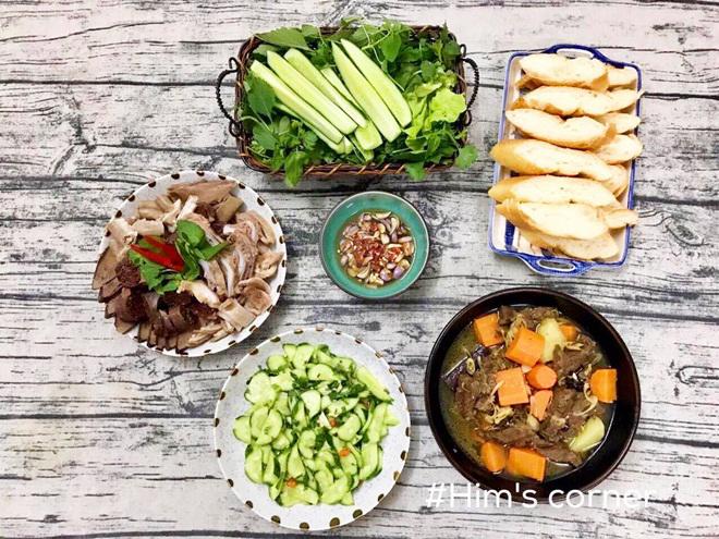 Để amp;#34;đẹp mặt chồngamp;#34;, cô vợ trẻ khoe loạt mâm cơm cuối tuần linh đình như tiệc - 4