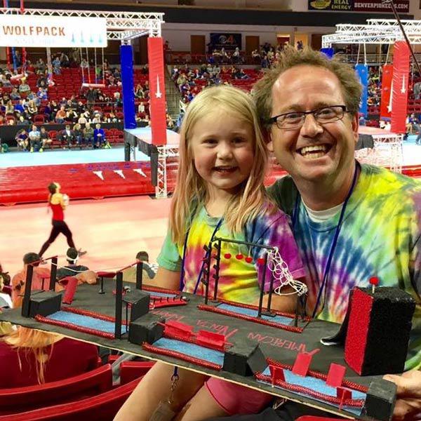 Bố đơn thân tự thiết kế trò chơi cho con gái khiến ai nhìn cũng phải giật mình - 7