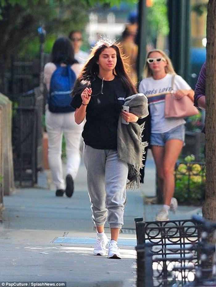 Tình cũ đính hôn với người mới, không thể ngờ amp;#34;công chúa Disneyamp;#34; có bộ dạng thảm hại thế này - 3