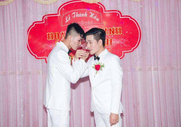 Từng tự tử vì nhau, cặp đôi đồng tính ở Bình Dương đã về chung nhà - 5