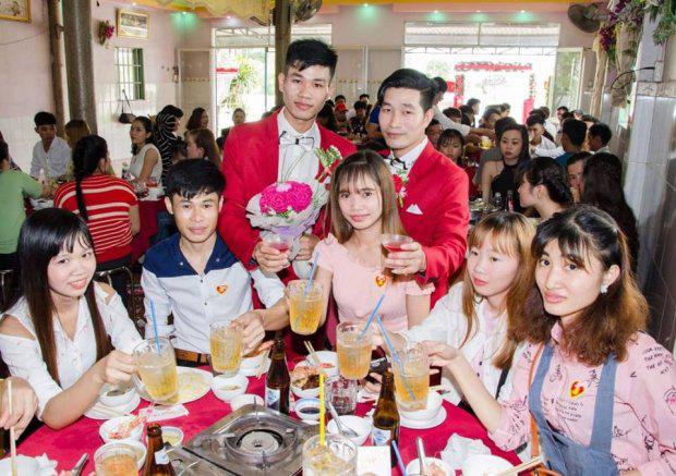 Từng tự tử vì nhau, cặp đôi đồng tính ở Bình Dương đã về chung nhà - 7