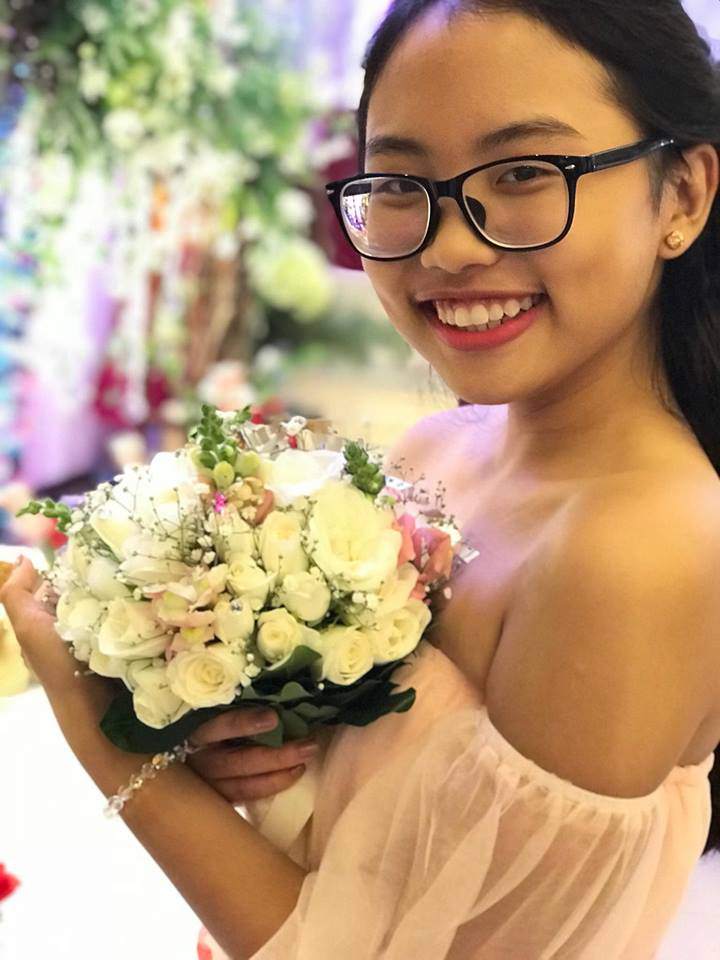 Tuổi 15, amp;#34;Cô bé dân caamp;#34;  Phương Mỹ Chi trang điểm đậm khó nhận ra, fan tranh cãi - 12