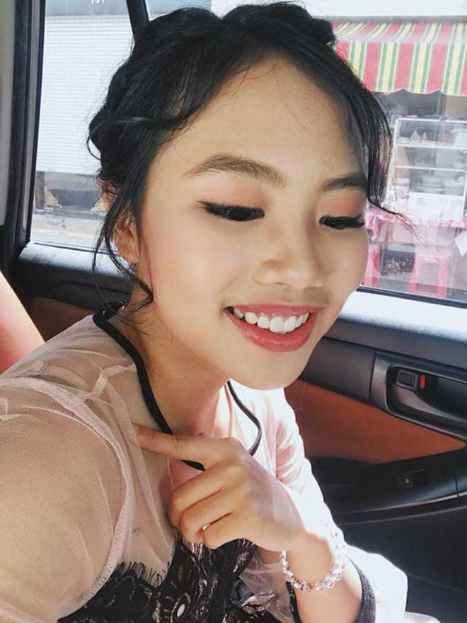 Tuổi 15, amp;#34;Cô bé dân caamp;#34;  Phương Mỹ Chi trang điểm đậm khó nhận ra, fan tranh cãi - 3