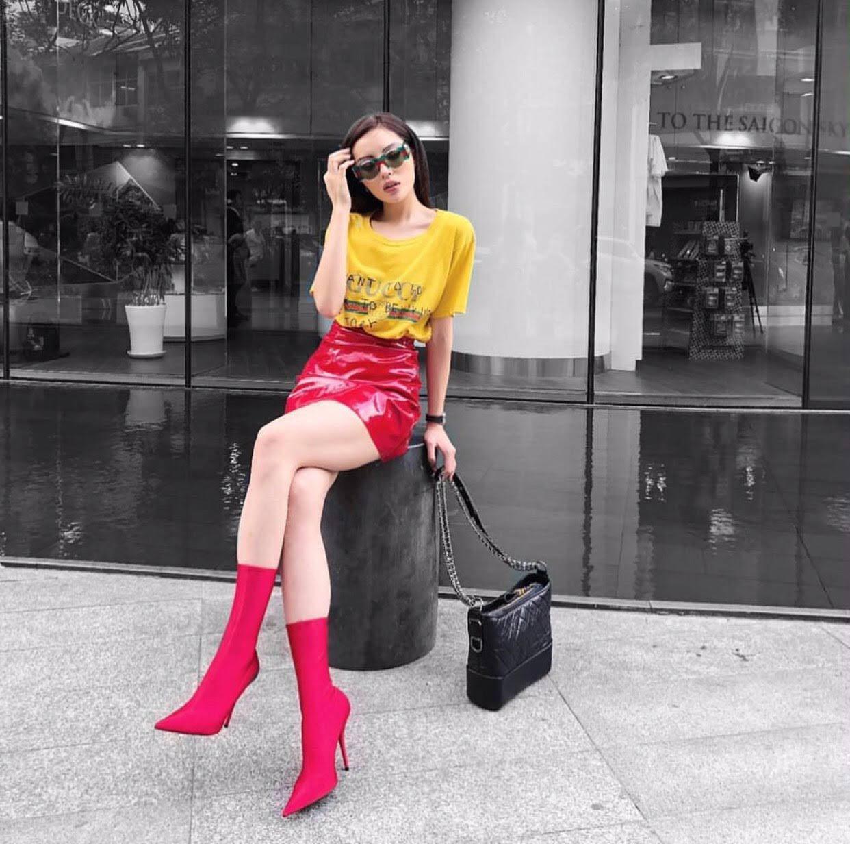 Rốt cuộc Kỳ Duyên giàu đến cỡ nào mà cứ ra phố là dát đầy hàng hiệu? - 13