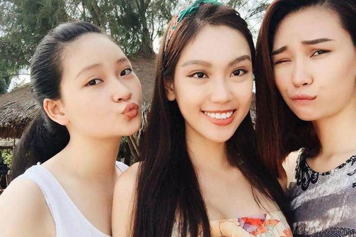 Gia đình toàn hoa hậu ở Sài Gòn: 3 cô con gái đẹp như tiên và vô cùng gợi cảm - 14