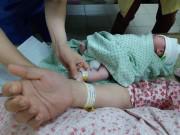 Tin tức - Tại bệnh viện mỗi năm có 40.000 trẻ chào đời, bác sĩ phải làm gì để không trao nhầm con?