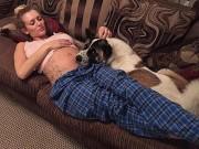 Bà bầu - Mẹ bầu 20 tuần thấy lạ khi cún cưng cứ nhìn mình và khóc, đi kiểm tra mới hốt hoảng