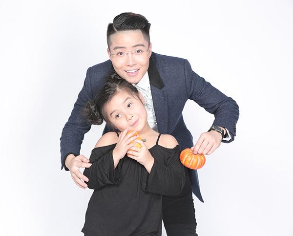 Vợ doanh nhân chuyển giới Tú Lơ Khơ: Tôi hạnh phúc vì có chồng cùng chăm con - 8