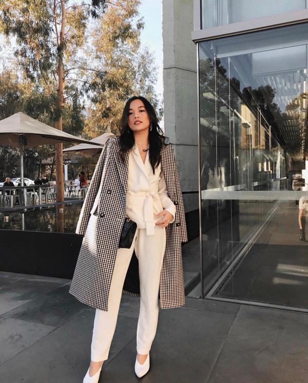 Xuất hiện Thúy Kiều - Thúy Vân đời thật vừa xinh đẹp lại còn ăn mặc quá sang chảnh - 11