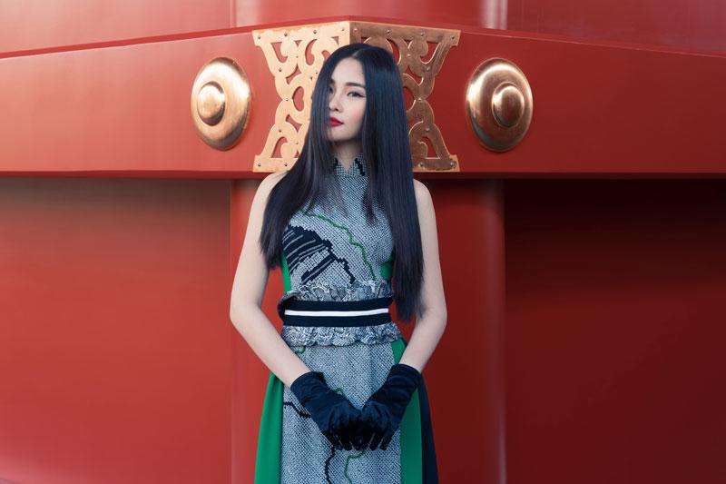 Hamp;#39; Hen Niê và Hà Kiều Anh đẹp bất phân thắng bại với váy bất đối xứng - 15