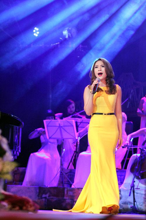 Mỹ Tâm mặc ngày càng đẹp nhờ biết cách amp;#34;trịamp;#34; hông to - 11