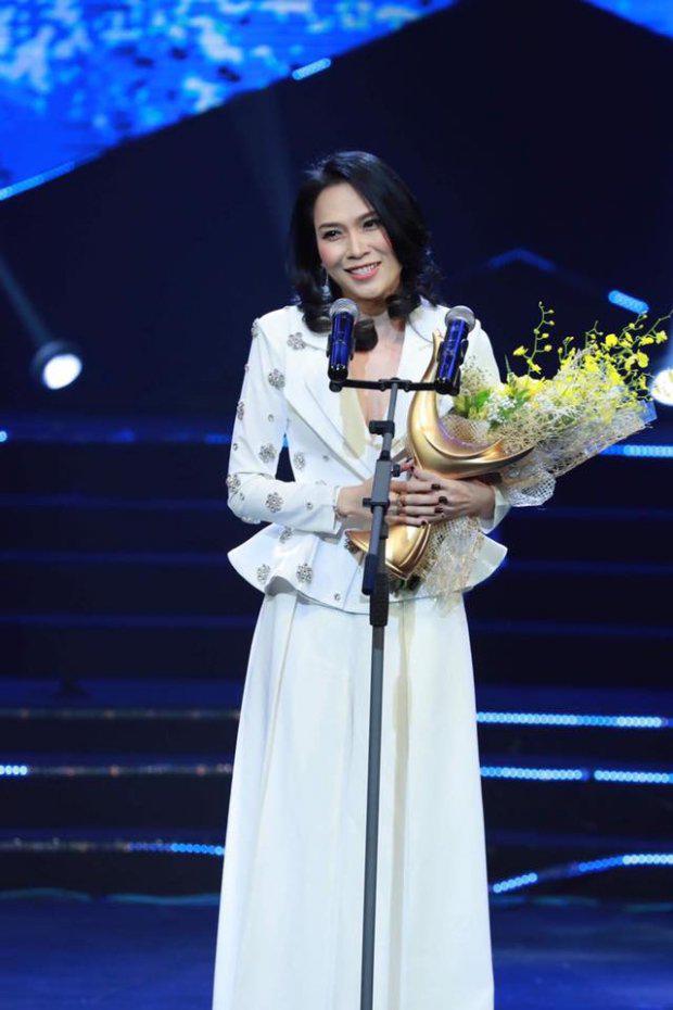 Mỹ Tâm mặc ngày càng đẹp nhờ biết cách amp;#34;trịamp;#34; hông to - 13