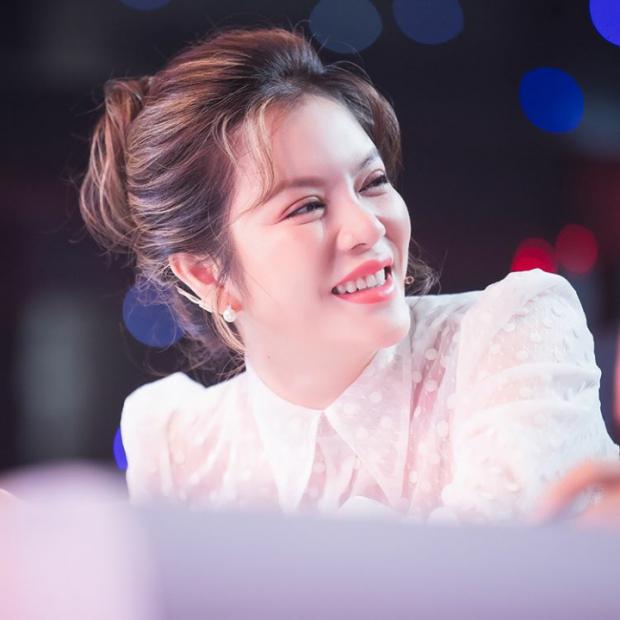 Lý Nhã Kỳ U40 vẫn đẹp như tiên nữ mùa xuân, hạ gục hết bóng hồng showbiz - 2