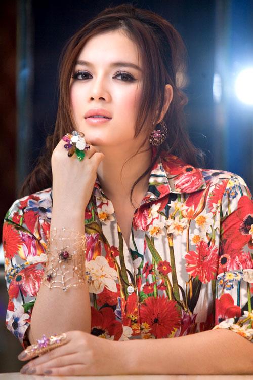 Lý Nhã Kỳ U40 vẫn đẹp như tiên nữ mùa xuân, hạ gục hết bóng hồng showbiz - 10