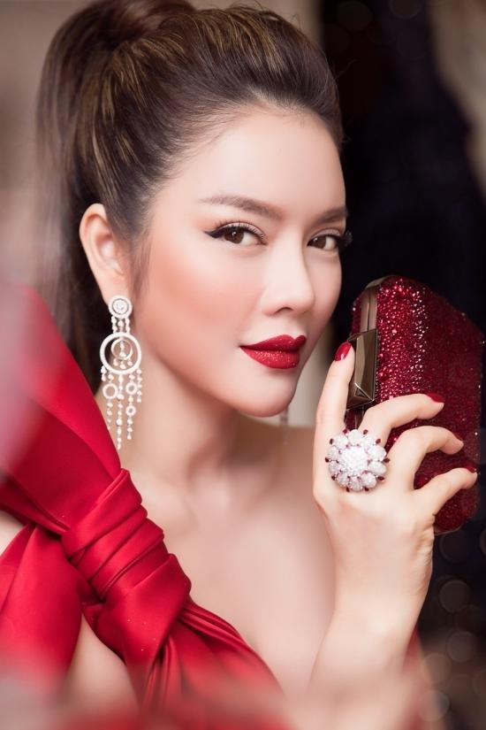 Lý Nhã Kỳ U40 vẫn đẹp như tiên nữ mùa xuân, hạ gục hết bóng hồng showbiz - 13