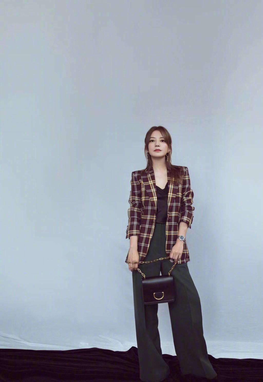 Mấy năm trời bị chê vừa xấu vừa thô, không ngờ có lúc Triệu Vy mảnh mai, đẹp đến vậy! - 7