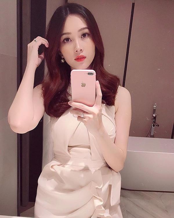 Nhan sắc amp;#34;mòn con mắtamp;#34; sau sinh khiến chị em ghen tị của các nàng Hoa hậu, Á hậu Việt - 1