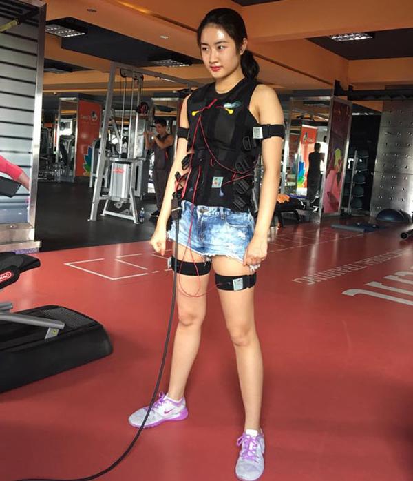 Nhan sắc amp;#34;mòn con mắtamp;#34; sau sinh khiến chị em ghen tị của các nàng Hoa hậu, Á hậu Việt - 9