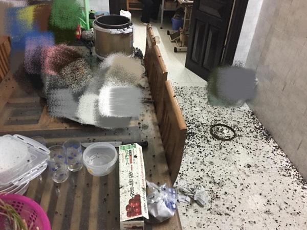 Chị em amp;#34;hoảng hồnamp;#34; vì vụ nổ nồi áp suất khi đang ninh chè: Cẩn thận nồi nổ như bom! - 1