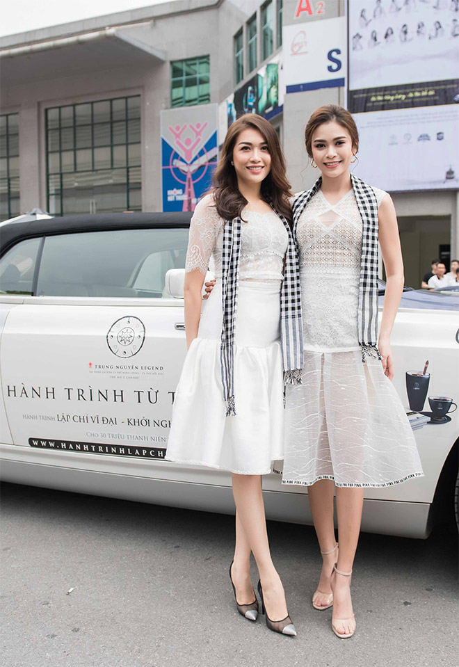 Tú Anh, Lệ Hằng, Mâu Thủy tặng sách quý cho sinh viên Hà Nội - 3