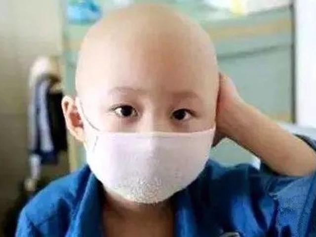 Bé 2 tuổi bị ung thư máu chỉ vì cha mẹ... mua một chiếc tủ mới