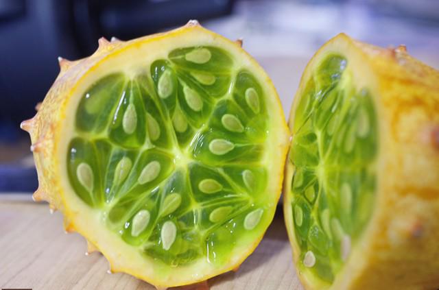 Xôn xao loại dưa chuột kì dị toàn gai, giá 400.000 đồng/quả nhưng ăn vào thì amp;#34;đã đờiamp;#34; - 2