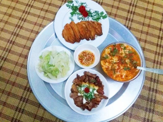 Khoe nấu được cơm 3 người 40 nghìn, mẹ tím mặt vì bị nói khéo Ăn thế nhanh giàu lắm!