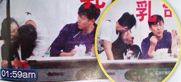 Sau một phần tư thế kỷ, chồng lần này lần khác lăng nhăng, vợ tài tử TVB vẫn tha thứ - 4