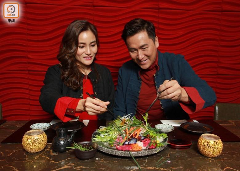 Sau một phần tư thế kỷ, chồng lần này lần khác lăng nhăng, vợ tài tử TVB vẫn tha thứ - 5