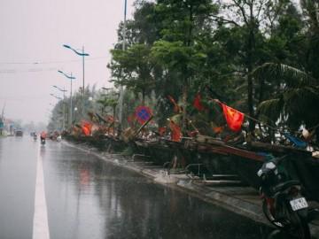 Cập nhật bão số 3: Tâm bão đang đổ bộ miền Trung, cuồng phong trút xuống trong đêm