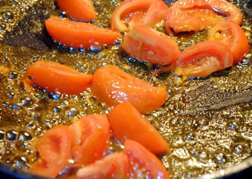 Cách làm cá chép om dưa chua ngon như ngoài hàng - 4