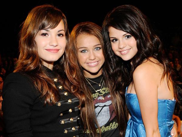 3 nàng amp;#34;Công chúa Disneyamp;#34; một thời: Kẻ bị bỏ rơi, người phát tướng xấu amp;#34;ma chê quỷ hờnamp;#34; - 1