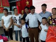 Tin tức - Người mẹ trong buổi giao nhận con ở Ba Vì: “Tôi chỉ xin sau này cho tôi được gặp con”