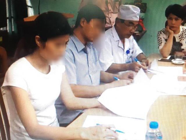 Người mẹ trong buổi giao nhận con ở Ba Vì: “Tôi chỉ xin sau này cho tôi được gặp con” - 2