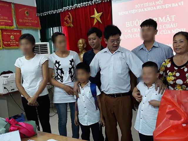 Người mẹ trong buổi giao nhận con ở Ba Vì: “Tôi chỉ xin sau này cho tôi được gặp con” - 3