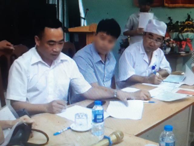 Vụ trao nhầm con ở Ba Vì: Bệnh viện chính thức trao trả hai con về với bố mẹ ruột - 3