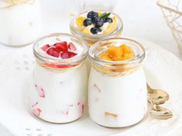 Mách chị em cách làm sữa chua hoa quả đơn giản mà ngon cho cả nhà