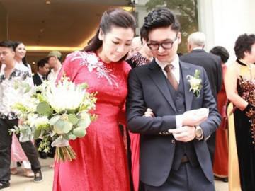 Á hậu Tú Anh lộ bụng to bất thường trong hôn lễ với chồng thiếu gia