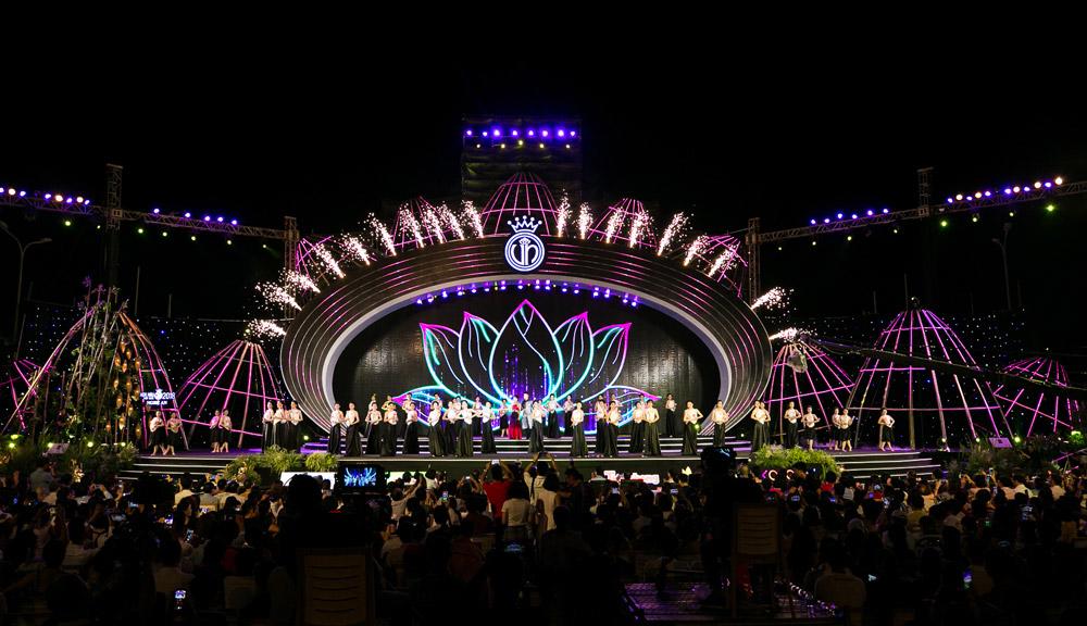 Ái nữ của gia đình toàn Hoa hậu bất ngờ bị loại khỏi vòng chung kết HHVN 2018 - 1