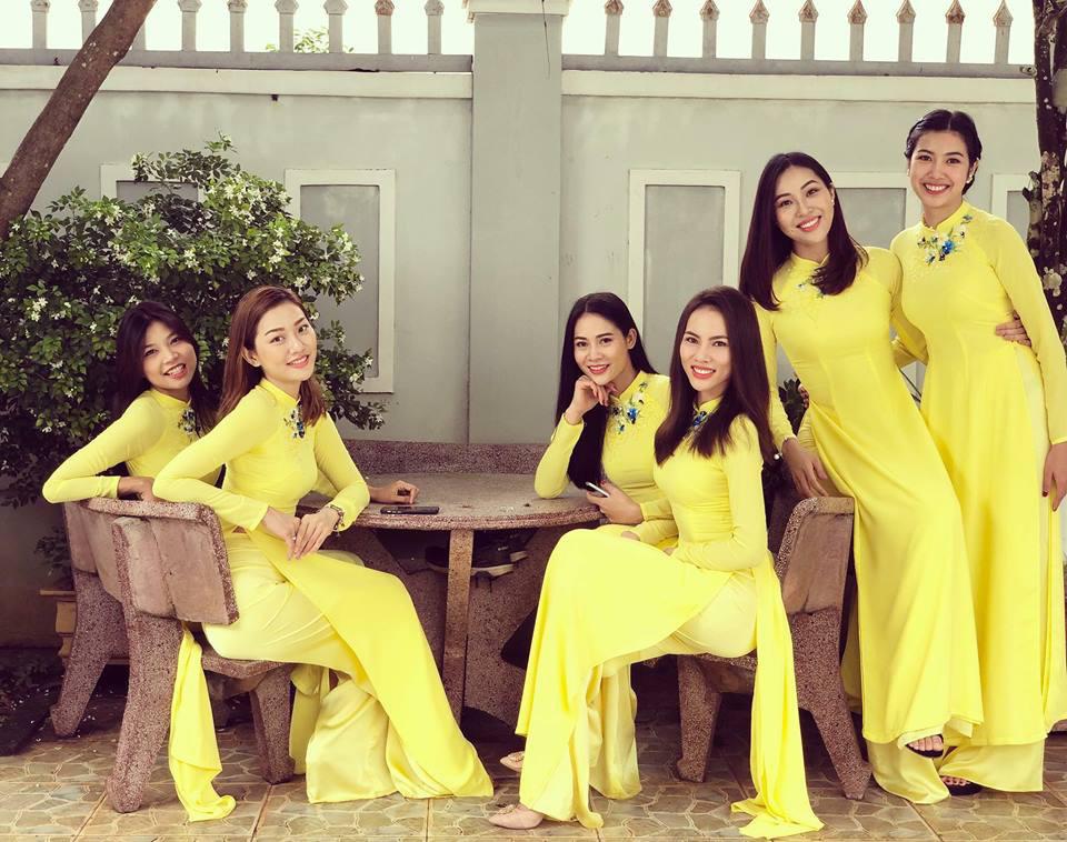 Ngắm đội hình bê tráp xinh đẹp miễn chê trong đám cưới của Top 6 Hoa khôi Áo dài 2014 - 4