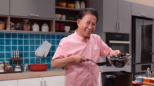 Khởi nghiệp từ năm 13 chẳng ai nghĩ có ngày cậu bé trở thành tượng đài ẩm thực Thế giới - 7