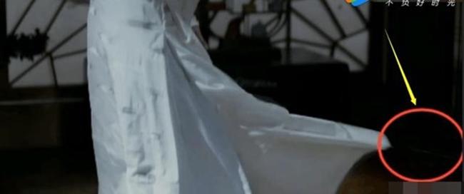 Ngao ngán với loạt amp;#34;sạnamp;#34; ngớ ngẩn trong bộ phim mới gây sốt của Dương Mịch - 13