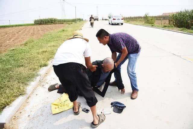 Bệnh nhân xuất huyết não khi đi vệ sinh, bác sĩ nghe lời kể của vợ hiểu ngay vấn đề - 6