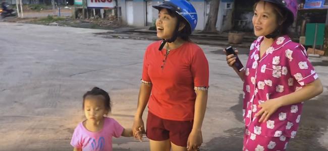 Sức hút khó cưỡng của Gạo Nếp Gạo Tẻ: Khán giả chạy hơn 20 km để gặp dàn diễn viên - 1