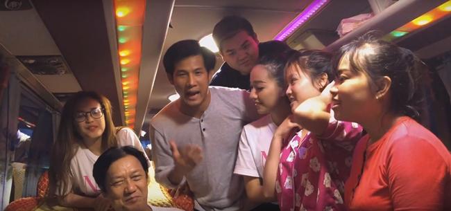 Sức hút khó cưỡng của Gạo Nếp Gạo Tẻ: Khán giả chạy hơn 20 km để gặp dàn diễn viên - 6