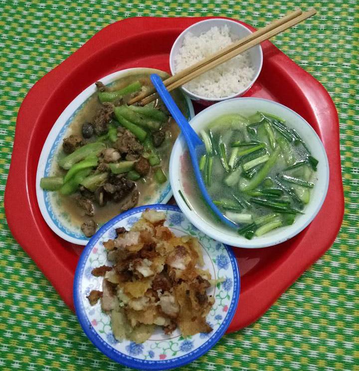 Cô vợ tự tin dạy chị em nấu cơm ngon với 35.000, dân tình cười ngất vì toàn món luộc - 5