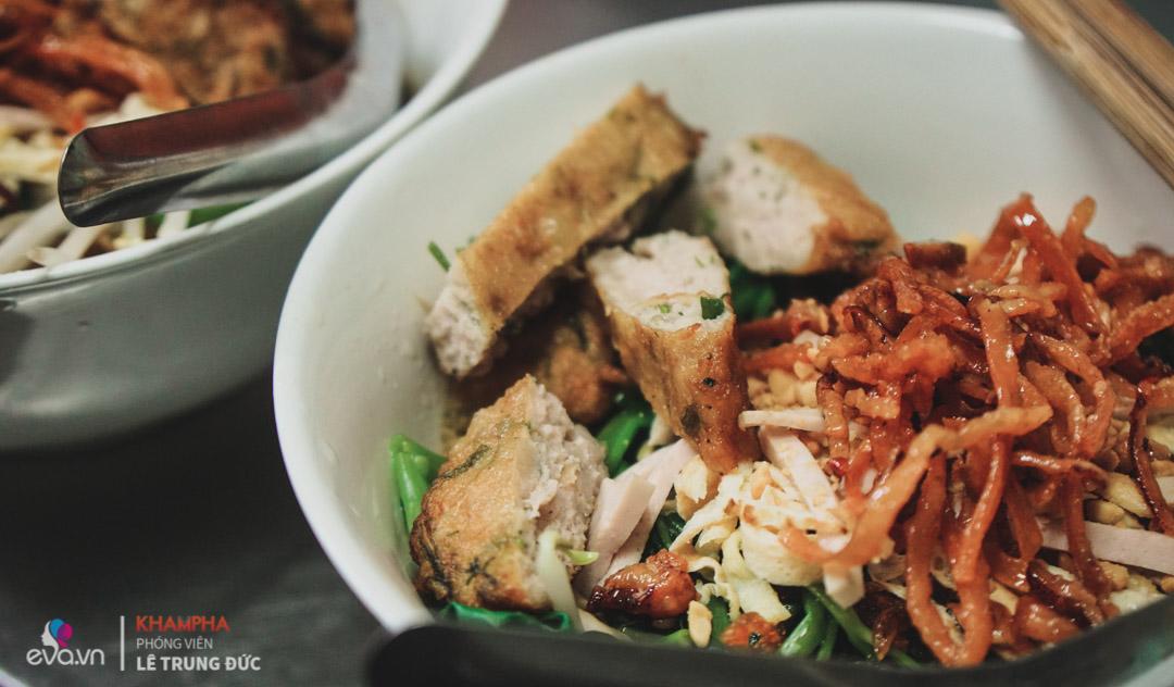 Miến trộn mực khô chiên giòn 15 năm duy nhất ở Hà Nội giải ngấy giữa mùa hè nóng bức - 4