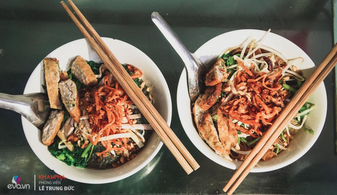 Miến trộn mực khô chiên giòn 15 năm duy nhất ở Hà Nội giải ngấy giữa mùa hè nóng bức - 3